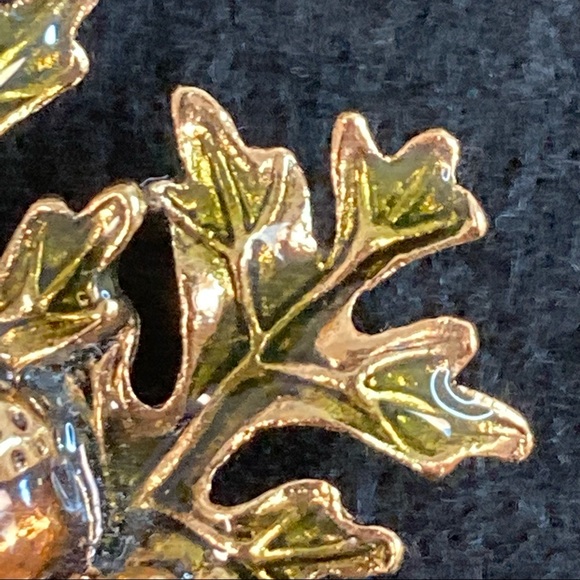 Vintage Avon Acorn pin🍁 - Picture 7 of 9